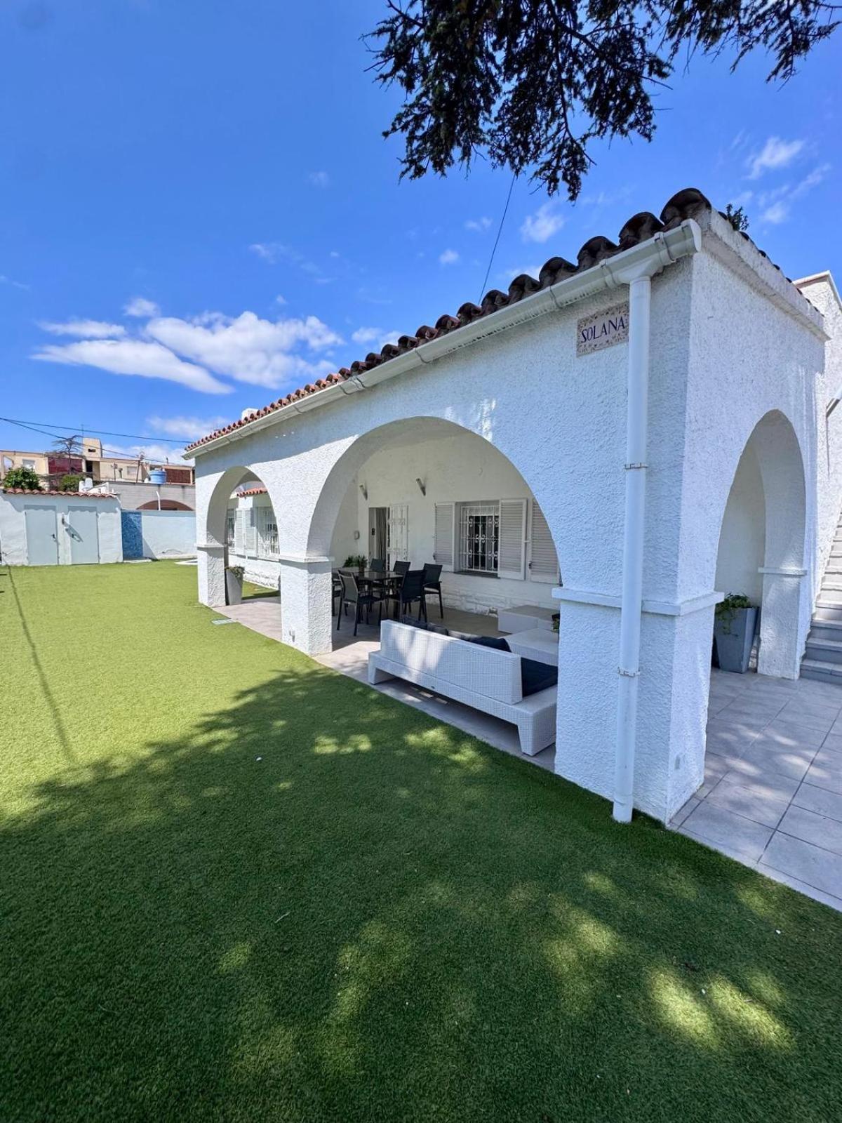 Вилла Vila Mar Камбрильс Экстерьер фото